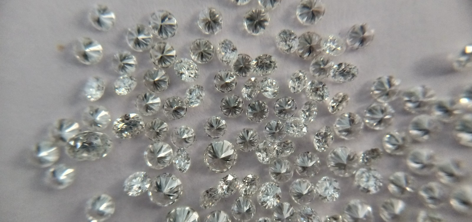 1.30 mm DEF VS-SI Clarity CVD/HPHT Loose Lab Grown Round Cut Diamonds 1.00 TCW