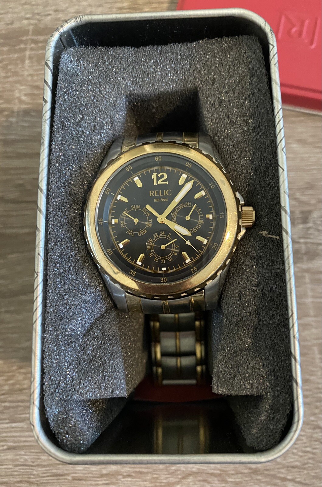 Men’s Relic Watch, Large Chronograph STYLE ZR15490 Water resistant 165 ft w/tin