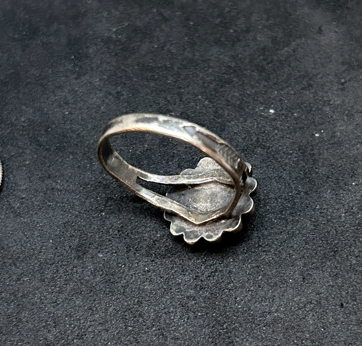 925 Sterling Navajo Green Stone 14.2mm Flower Ring Sz 7.5 – 3.49g
