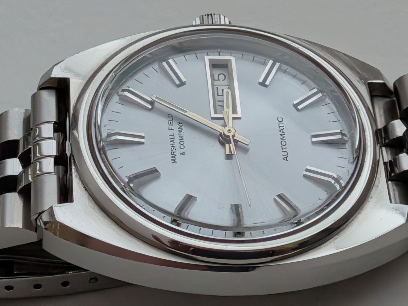 Marshall Field & Company Swiss Made Men’s Automatic Watch Nice! Runs&Looks Great