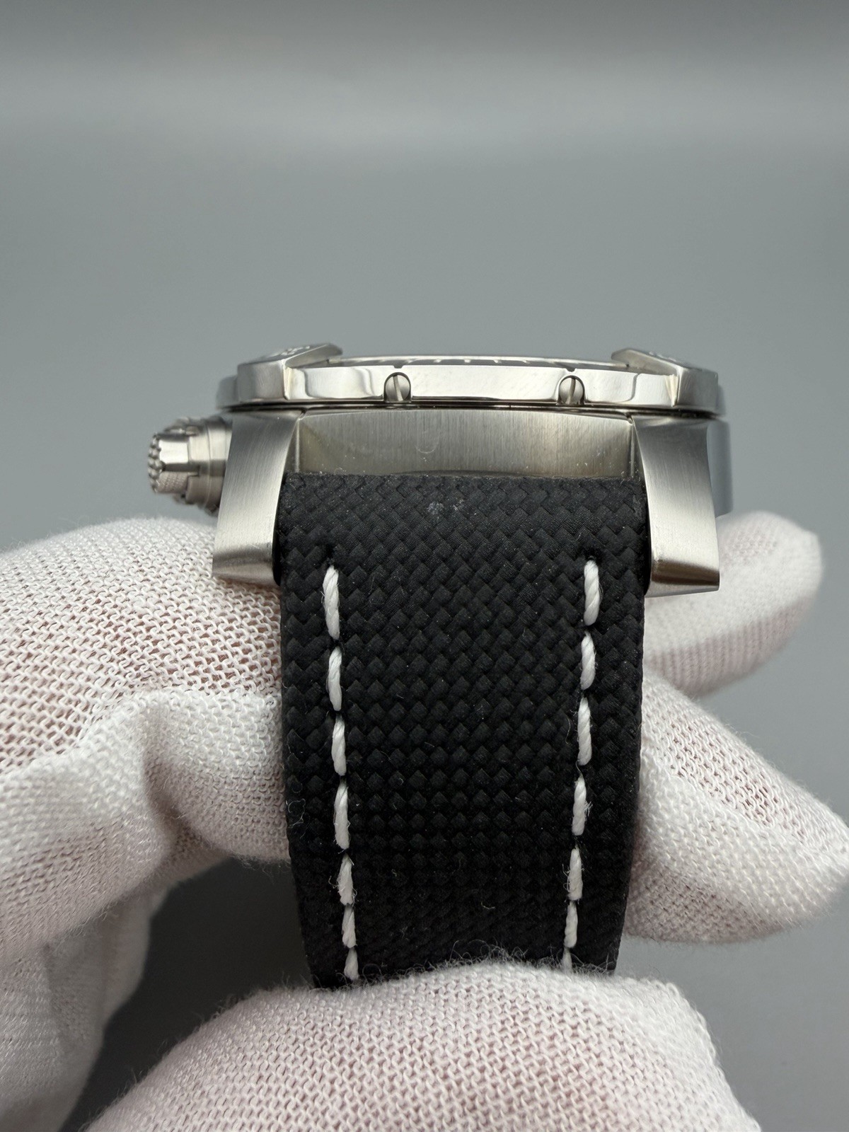 Breitling Avenger A24315101B1X2