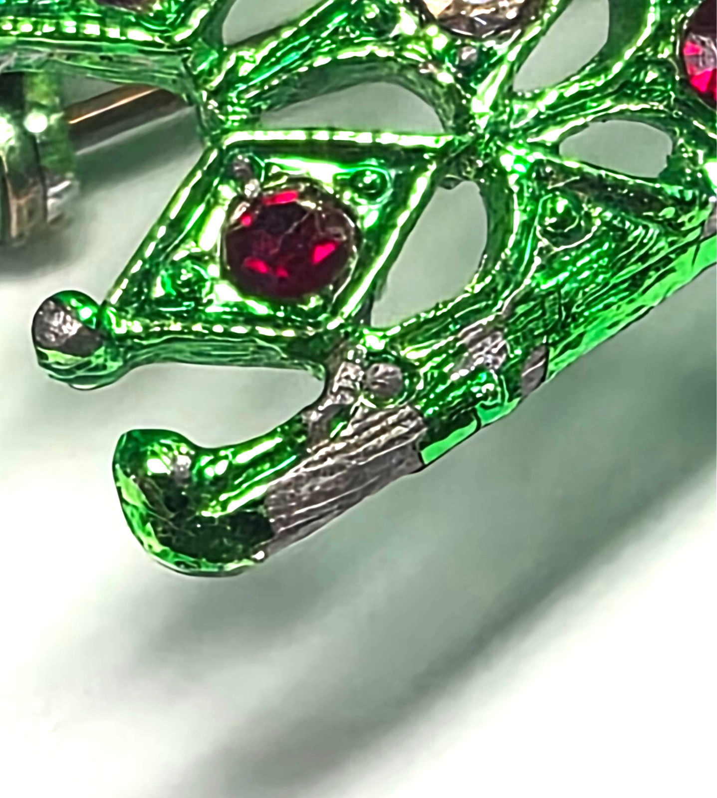 Vintage 70’s Signed MYLU Green Enamel & Rhinestone Christmas Tree Pin / Brooch