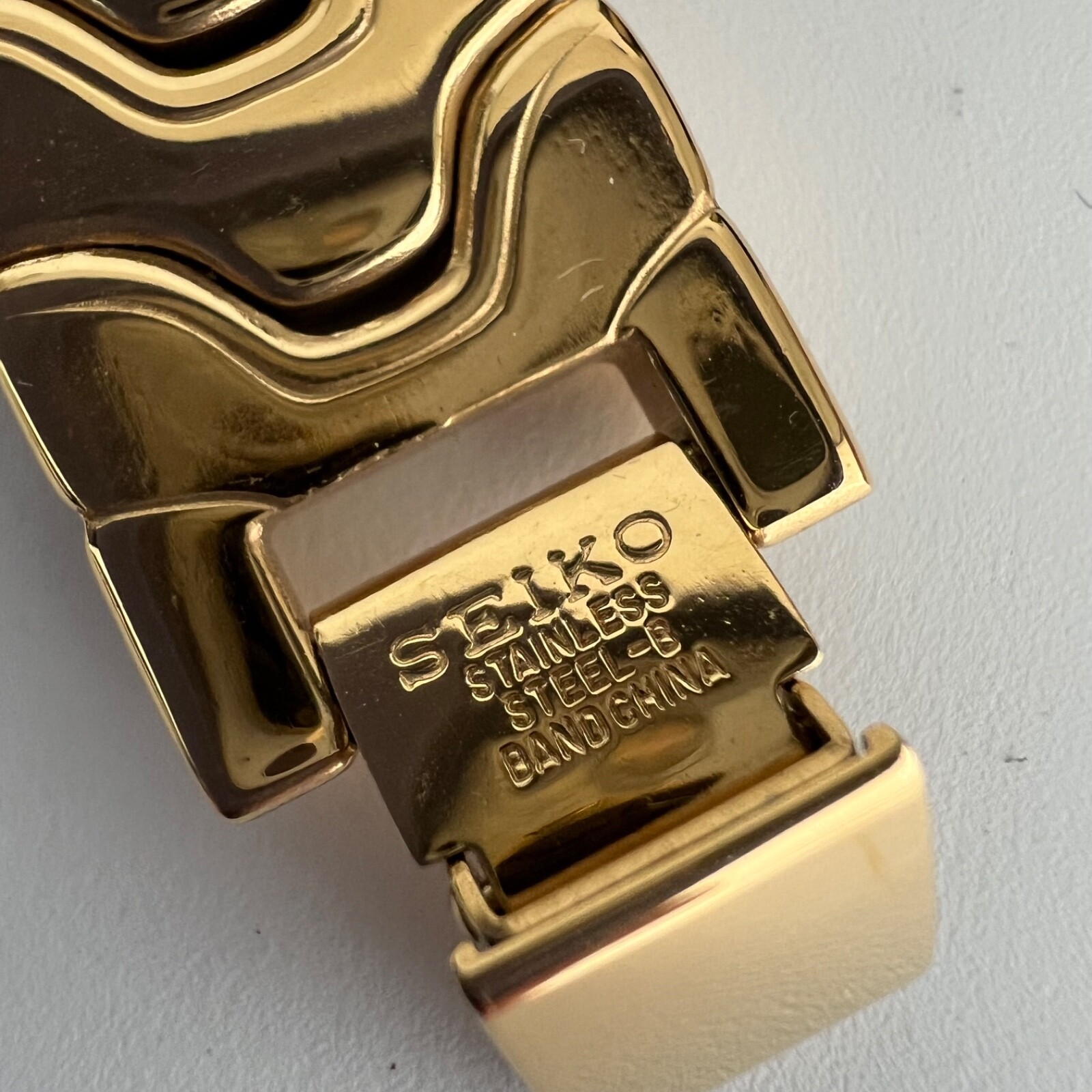 Seiko SKK018 Gold-Tone Quartz Watch w/ Original Box & Manual – Elegant Timepiece