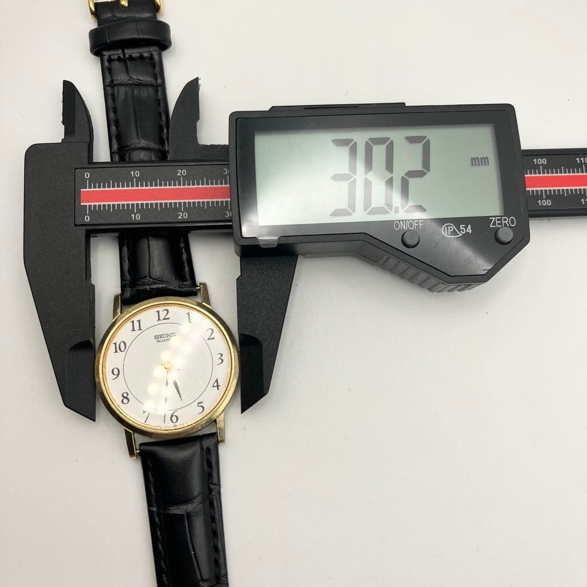Working Seiko wristwatch men’s gold and white new battery