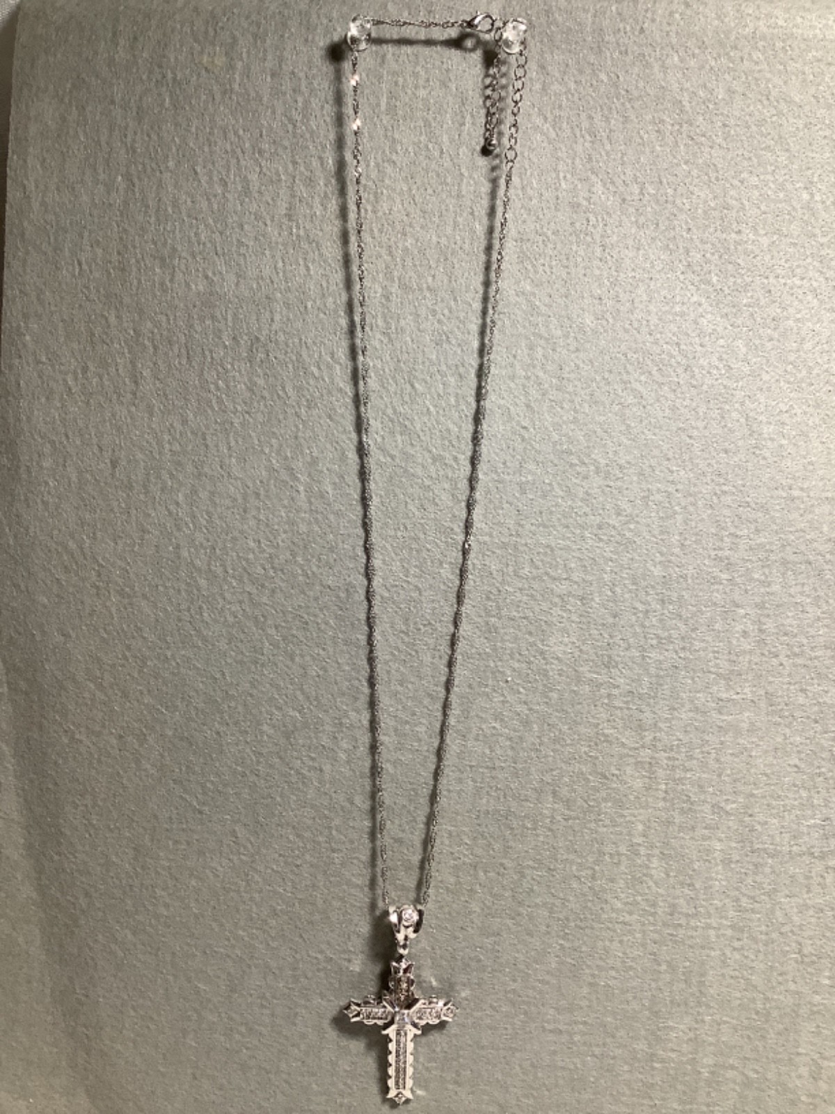 STUNNING VINTAGE ESTATE Silver Toned Cross with Rhinestones Adjustable chain