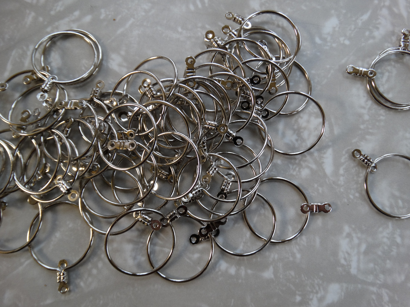 Wire Loops Nickel Plated 3/4″ Diameter (Pkg 72) 2106