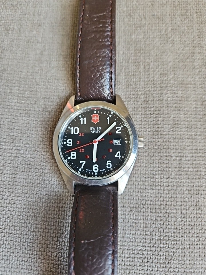 Victorinox Garrison Collection 241083 40mm Silver Stainless Steel