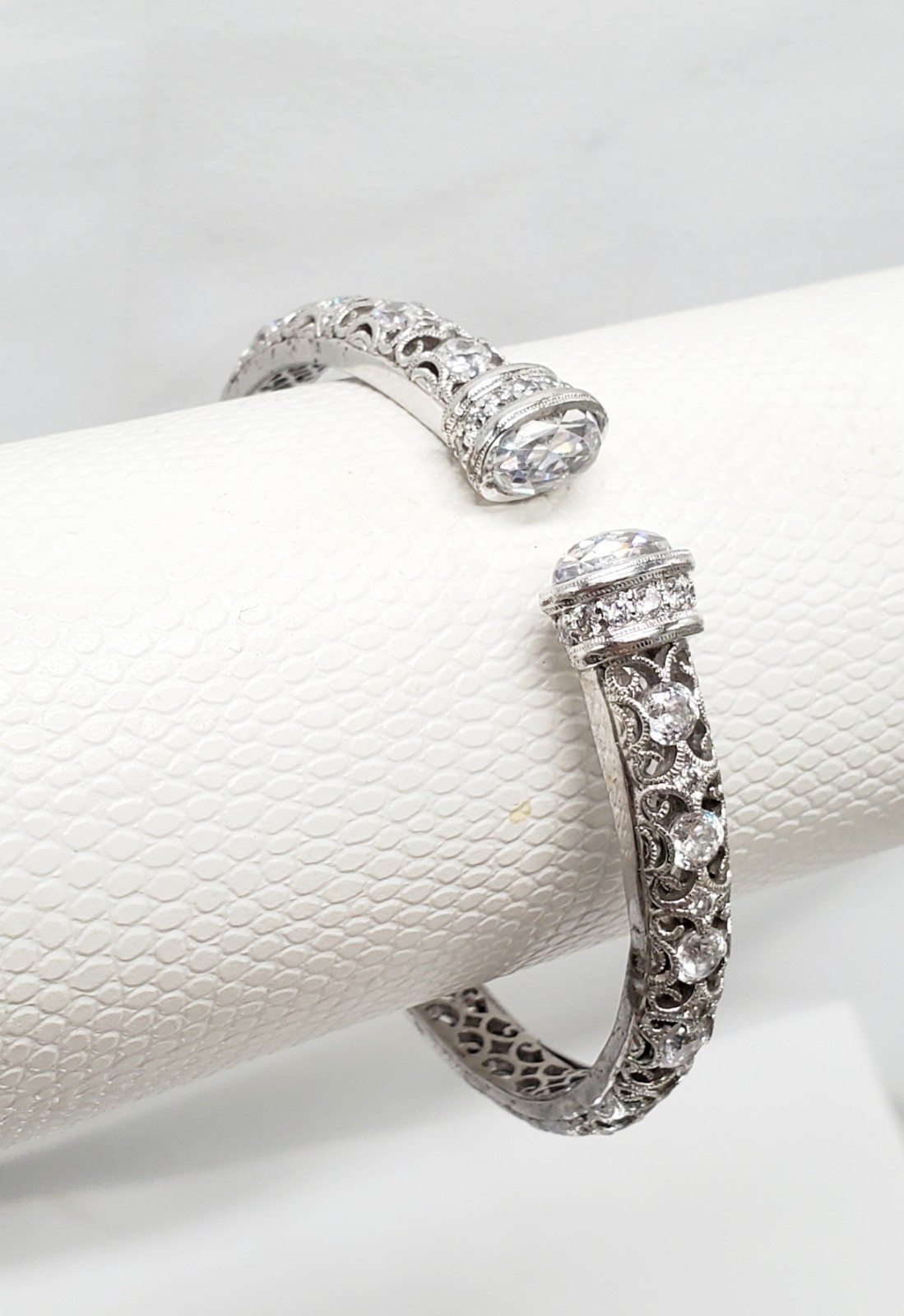 TACORI IV STERLING EPIPHANY ORNATE HINGED CUFF BRACELET W/ SPARKLING CZ’S 6.5″