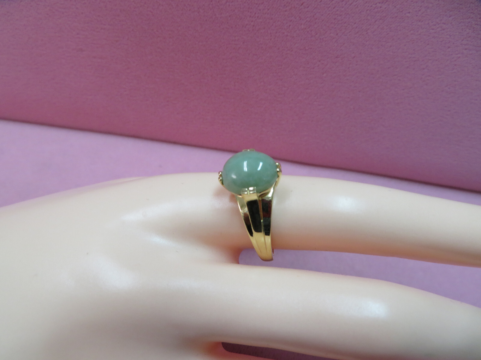 14k Solid Yellow Gold Green Jadeite Jade Ring Size 10 / 4.76 Grams