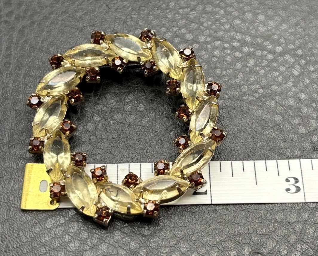 Vintage Gold Tone Faux Citrine Faux Topaz Marquise Rhinestone Wreath Brooch Pin