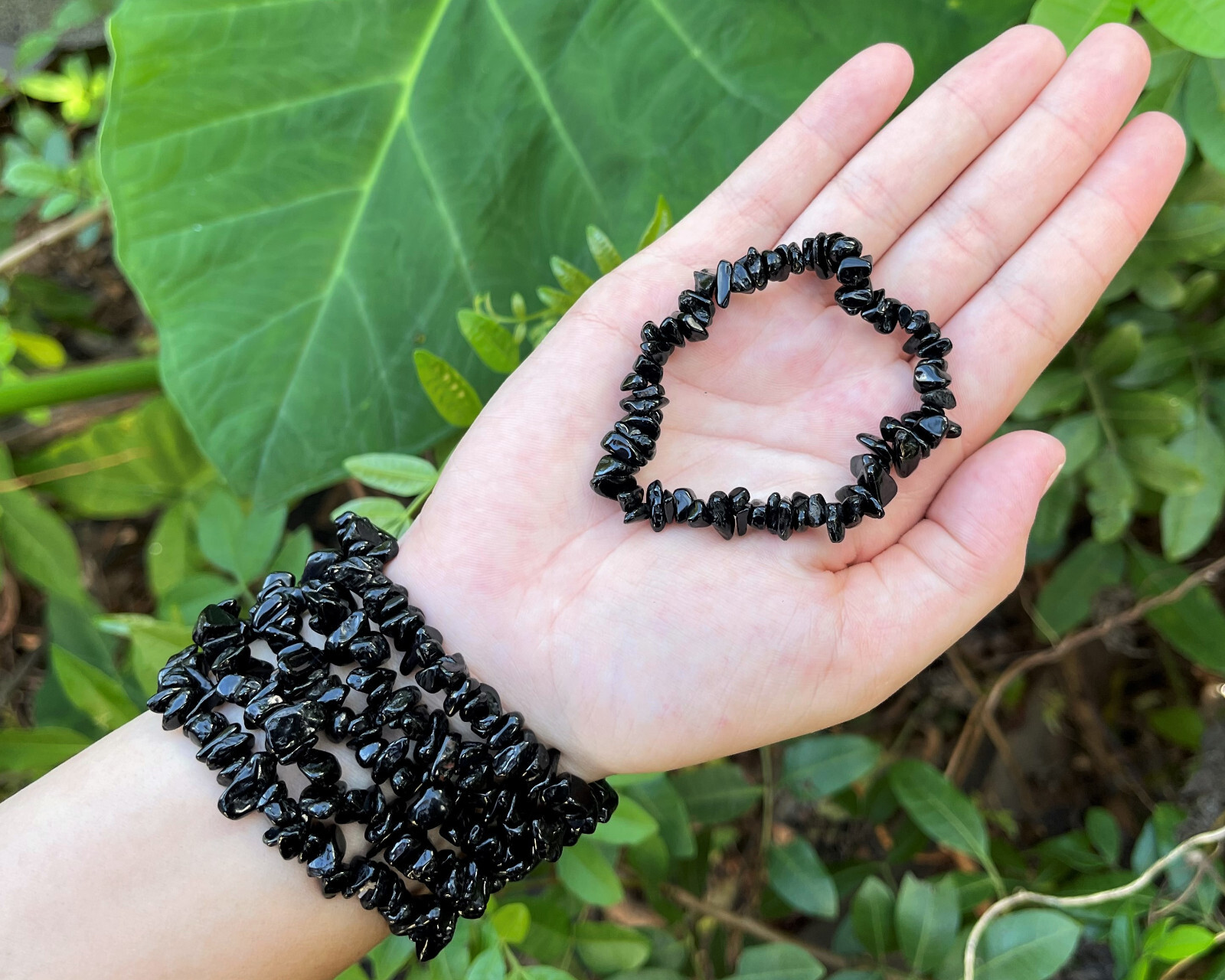 Black Tourmaline Chip Bracelet, Gemstone Chip Crystals (Stretchy – US Seller)