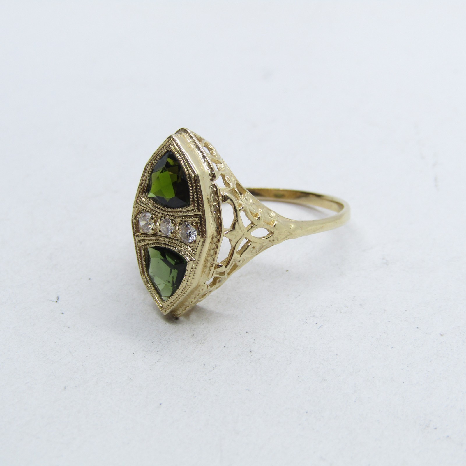14K Yellow Gold Tourmaline & Diamond Milgrain Edge Ring Size 10.5 SE172