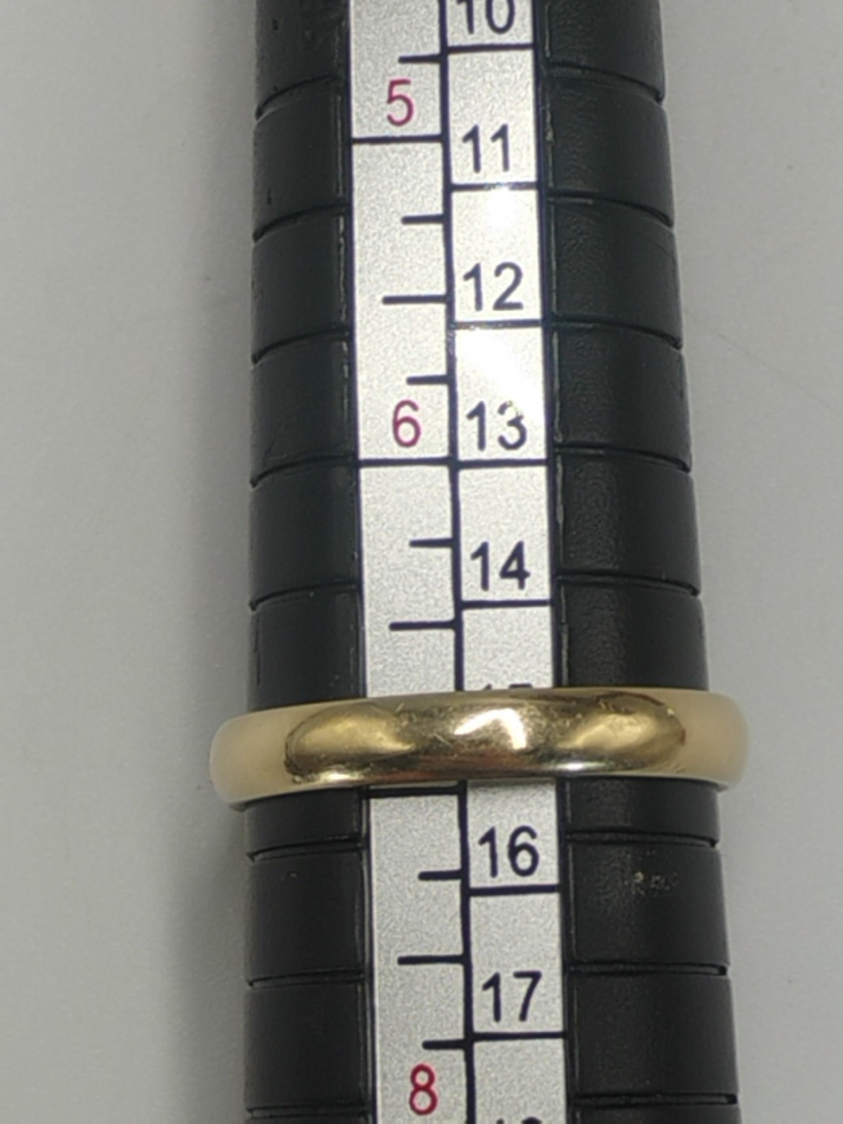 VTG 14K YELLOW GOLD ART CARVED MENS 5.8 MM WEDDING BAND RING 2.5 GRAMS SIZE 7