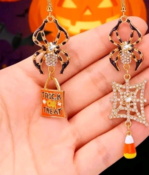 Halloween, Goth,spider Dangle Earrings. Rinestones,enamel, Goldtone, Hooks