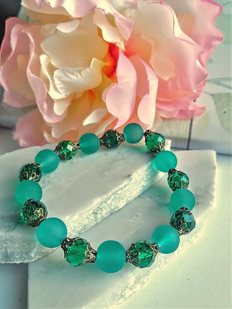 Handcrafted Sea Glass Bracelet, Ladies Stretch Bracelet, Beaded Chain Bangle