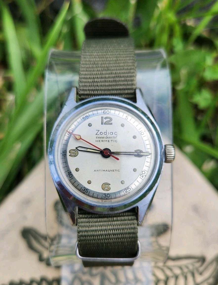 Vtg 1970’s Zodiac Incasecurit Hermetic 15J Men’s 30mm Watch Mechanical Bullseye!