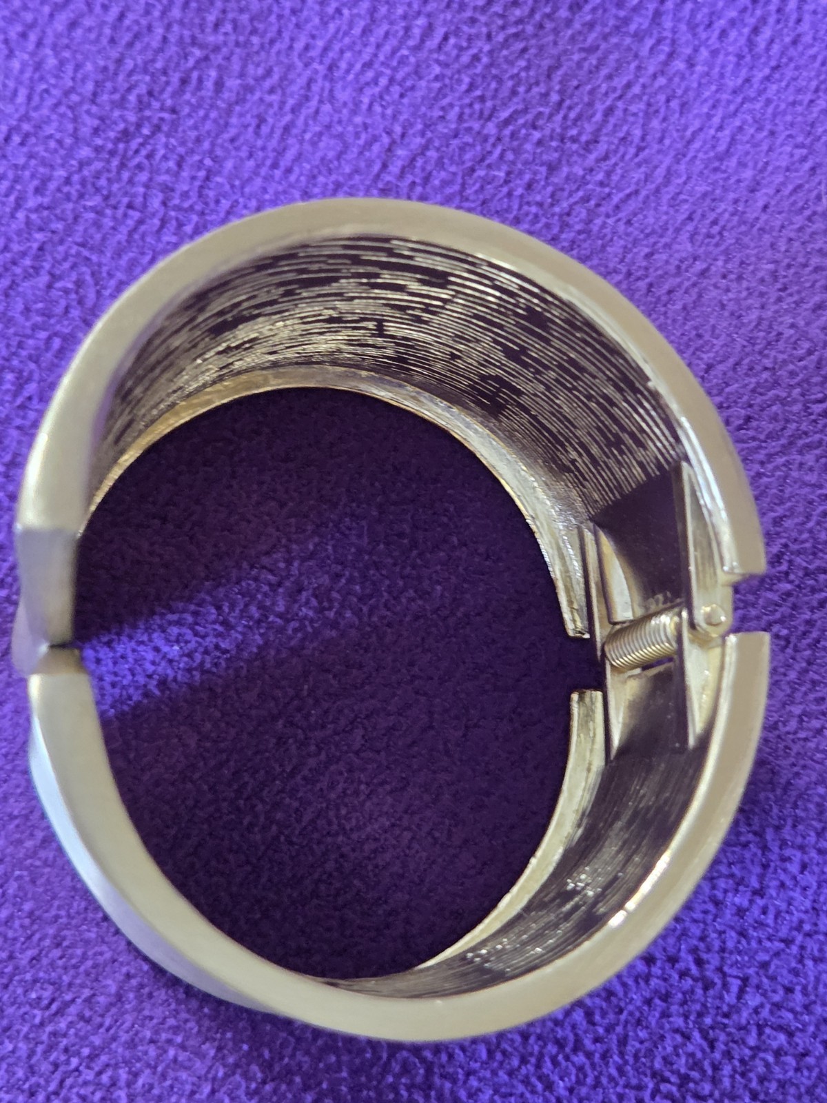 Vintage Retro Enamel Contoured Matte Gold Tone Metal Clamper Bracelet Cuff