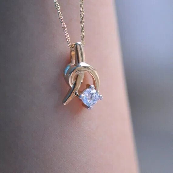 2Ct Round Cut Simulated Diamond Women’s Beauty Pendant In 14K Yellow Gold Plated