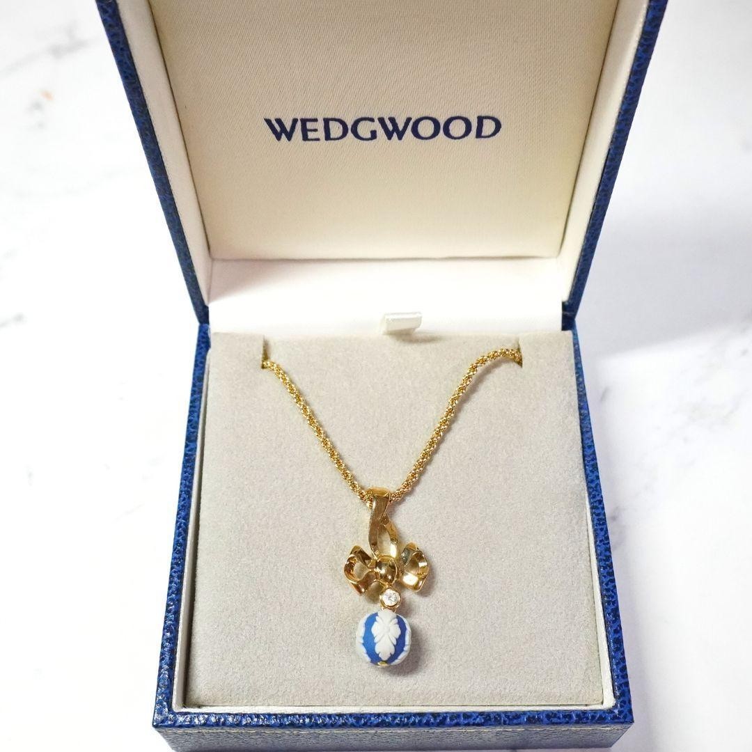 Wedgwood Jasperware Blue White Ribbon Bow Pendant Necklace Gold Tone With Box