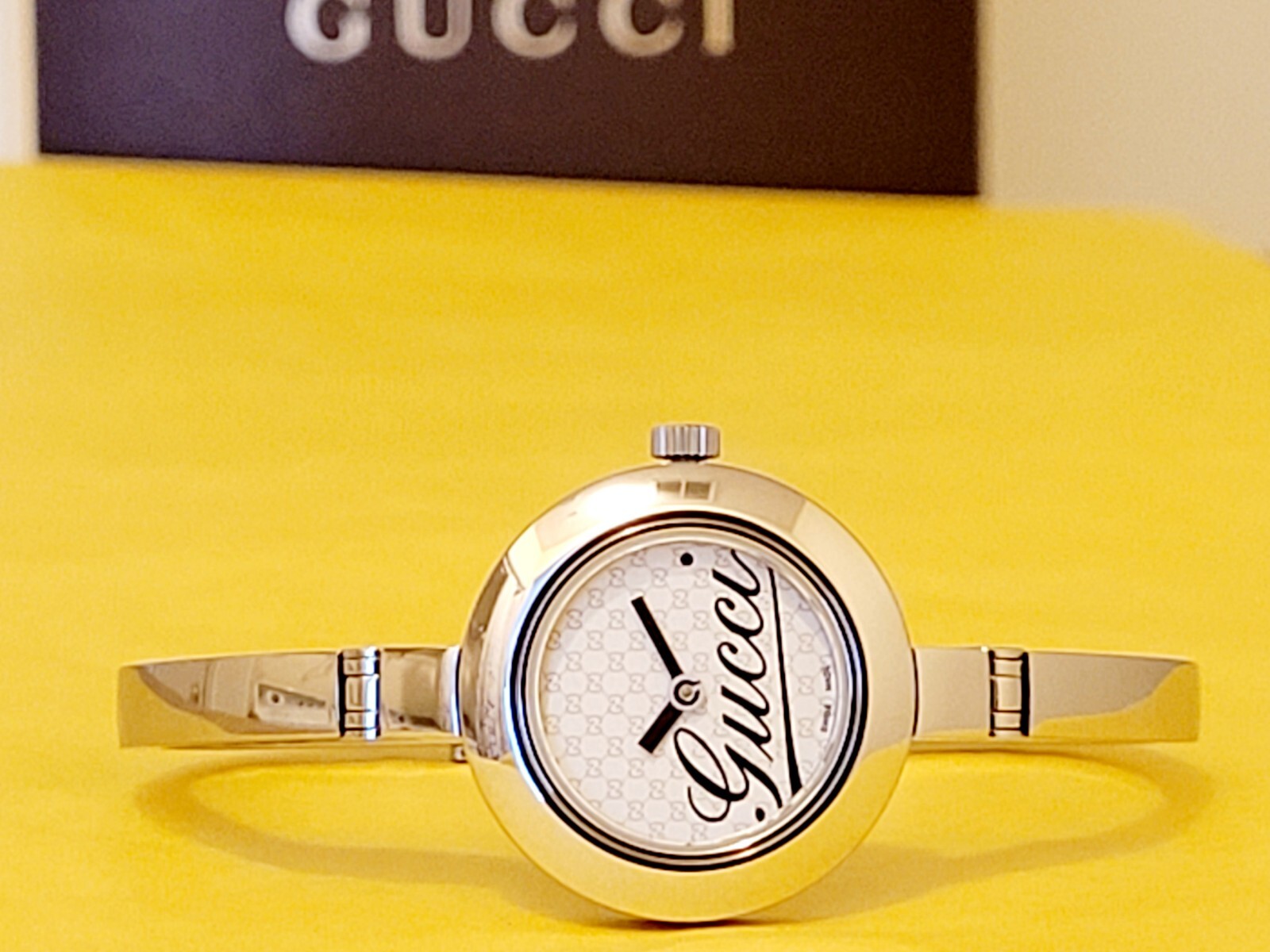 Gucci 105 Ladies💃Authentic,Near Mint,Hardly Worn,Absolutely Beautiful,Box,Tag.