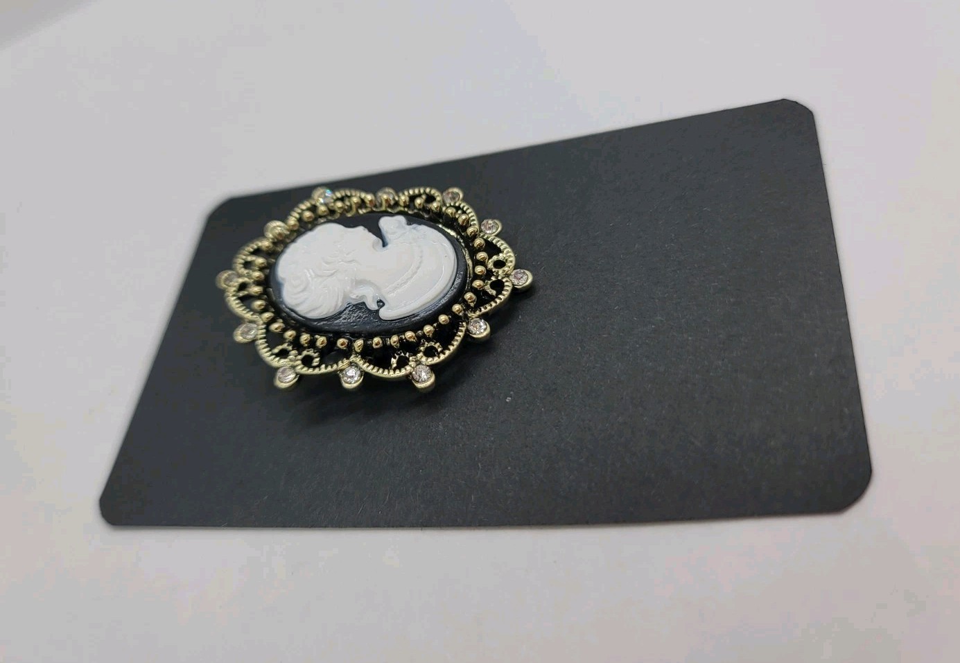 Vintage Victorian Style Cameo Brooch Pin Petite Black & White Rhinestone New