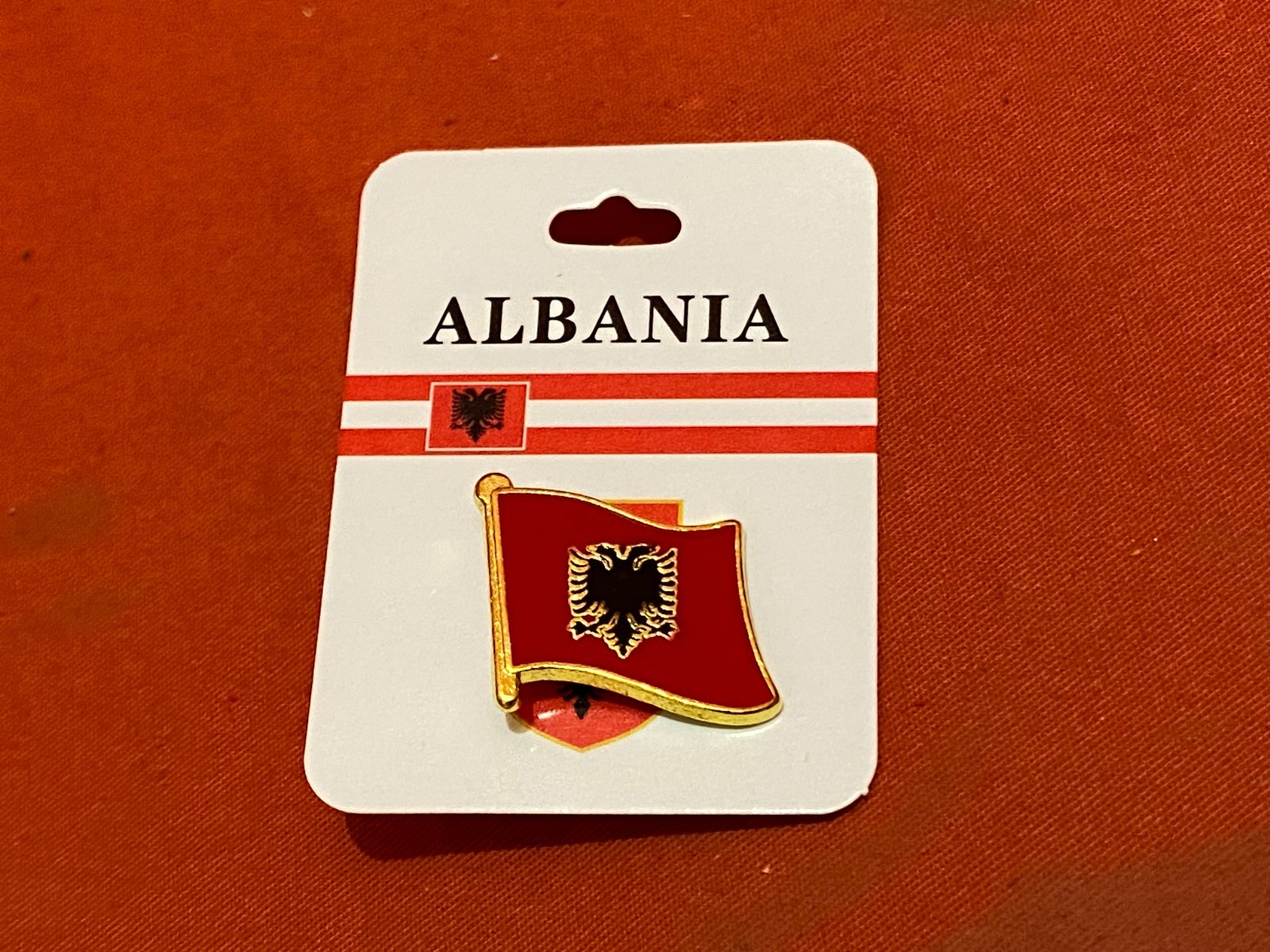 NEW ALBANIAN LAPEL PIN ALBANIA FLAG BADGE METALLIC JACKET PIN SOUVENIR FANCY