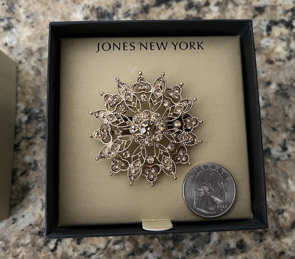 jones New York Gold Glass Crystal Champagne Flower Floral 2” Brooch Pin New NIB