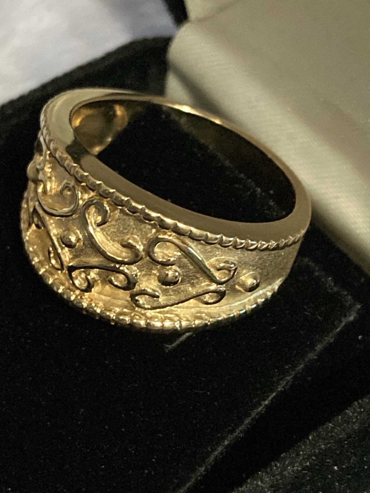 14Kt 8 Grams Yellow Gold Etruscan Scroll Band Ring 8 Grams