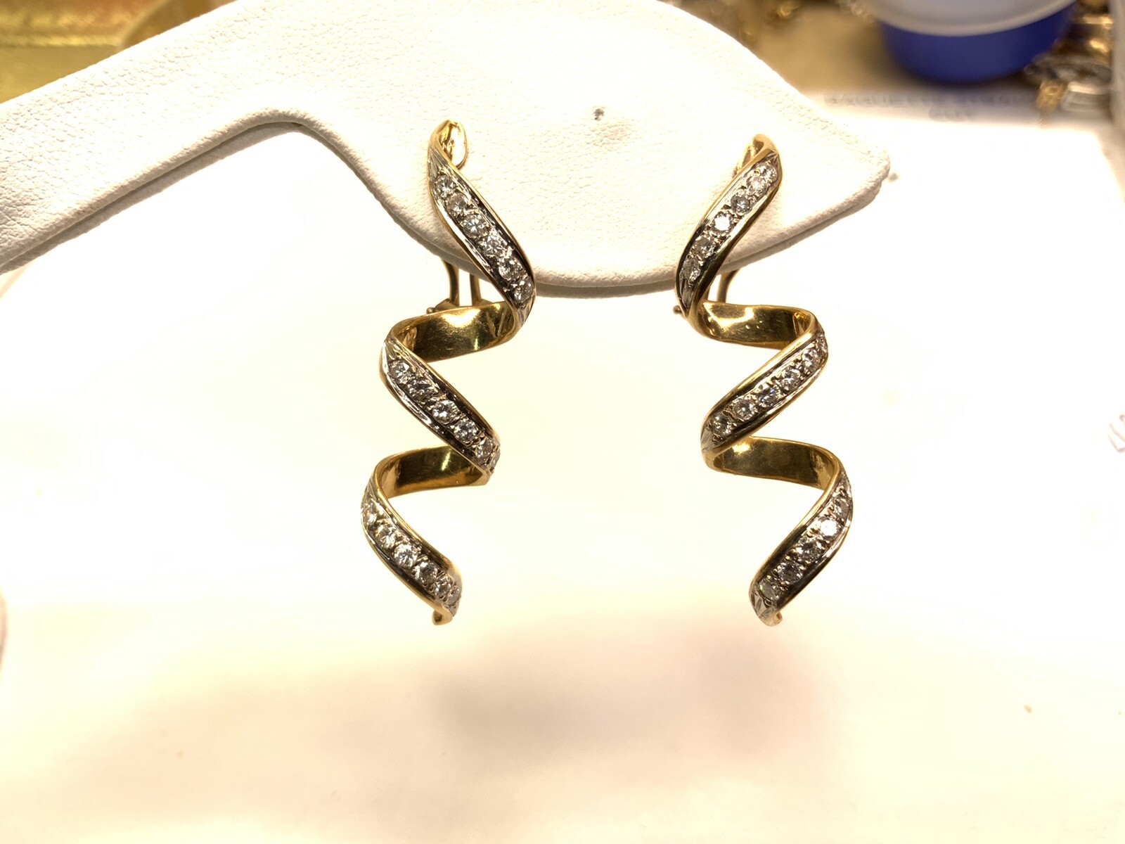 18k Yellow Solid Gold .50ct Diamond Twist Hoop Earrings Serpentine Link 9.6gram