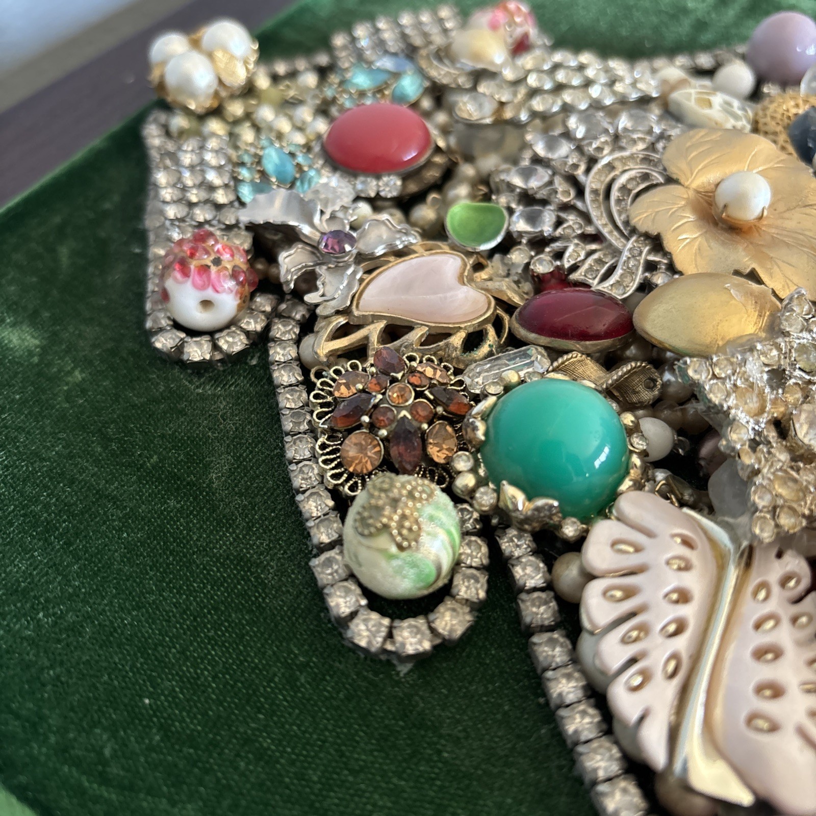 Vintage Jewelry Christmas Tree Brooches Earrings Colorful Green Velvet 9.75”x12”