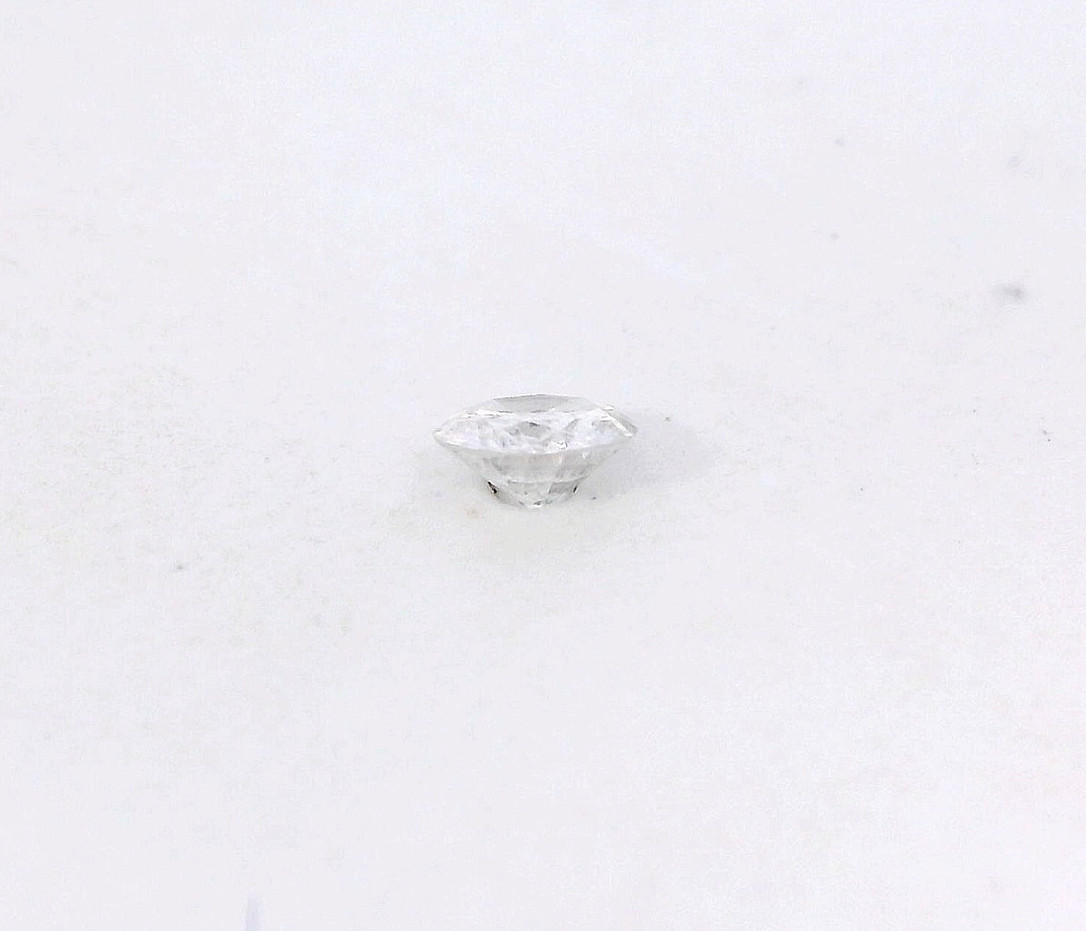 0.16ct Round Brilliant Cut Natural Diamond F, color I1, clarity 3.2 x 1.7 mm