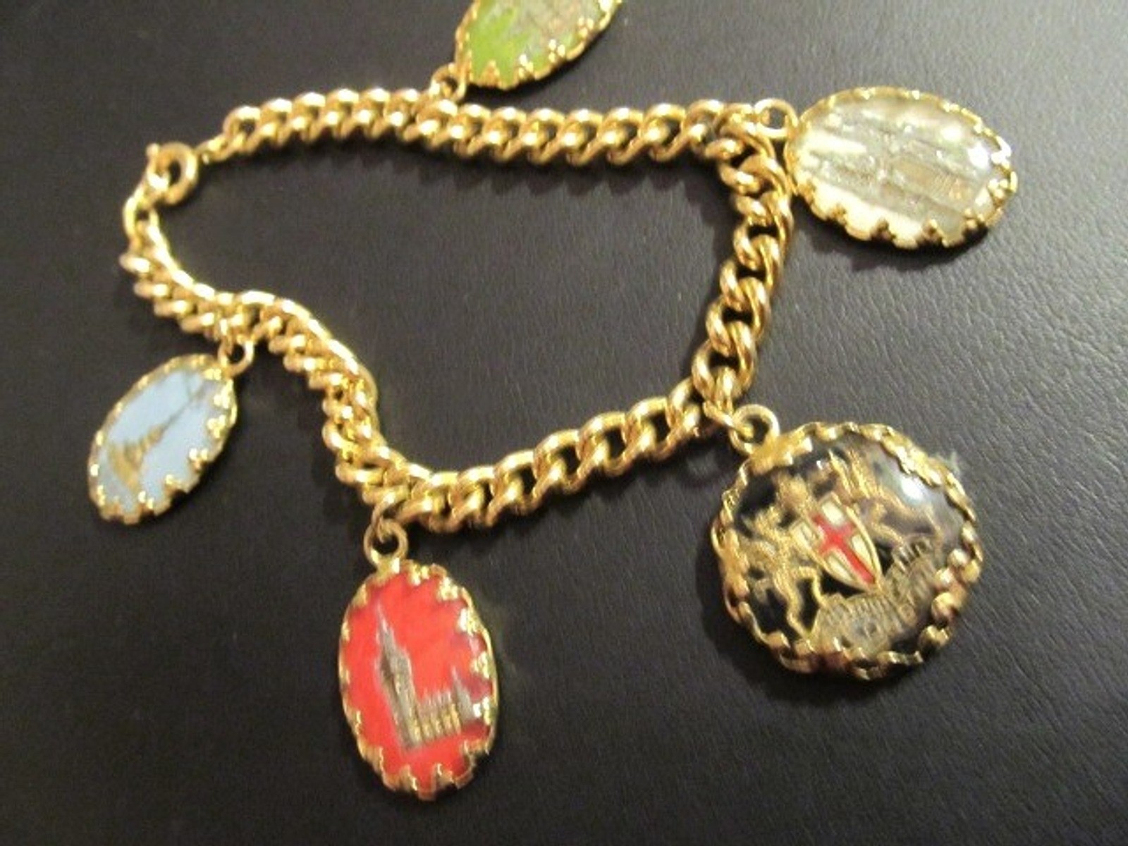 VtG Souvenir Charm BRACELET London Coat of Arms Big Ben Eros +Other Landmarks