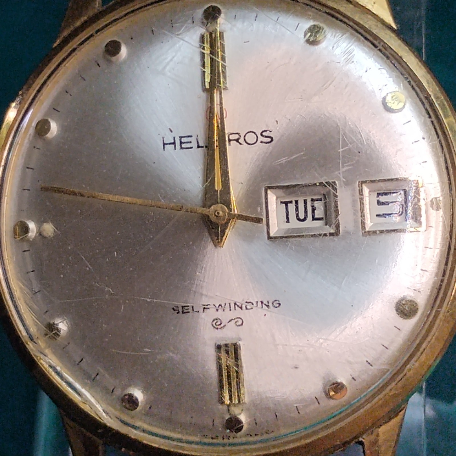 VINTAGE HELBROS Selfwind 17J Day/Date Mechanical Watch Runs Parts or Repair