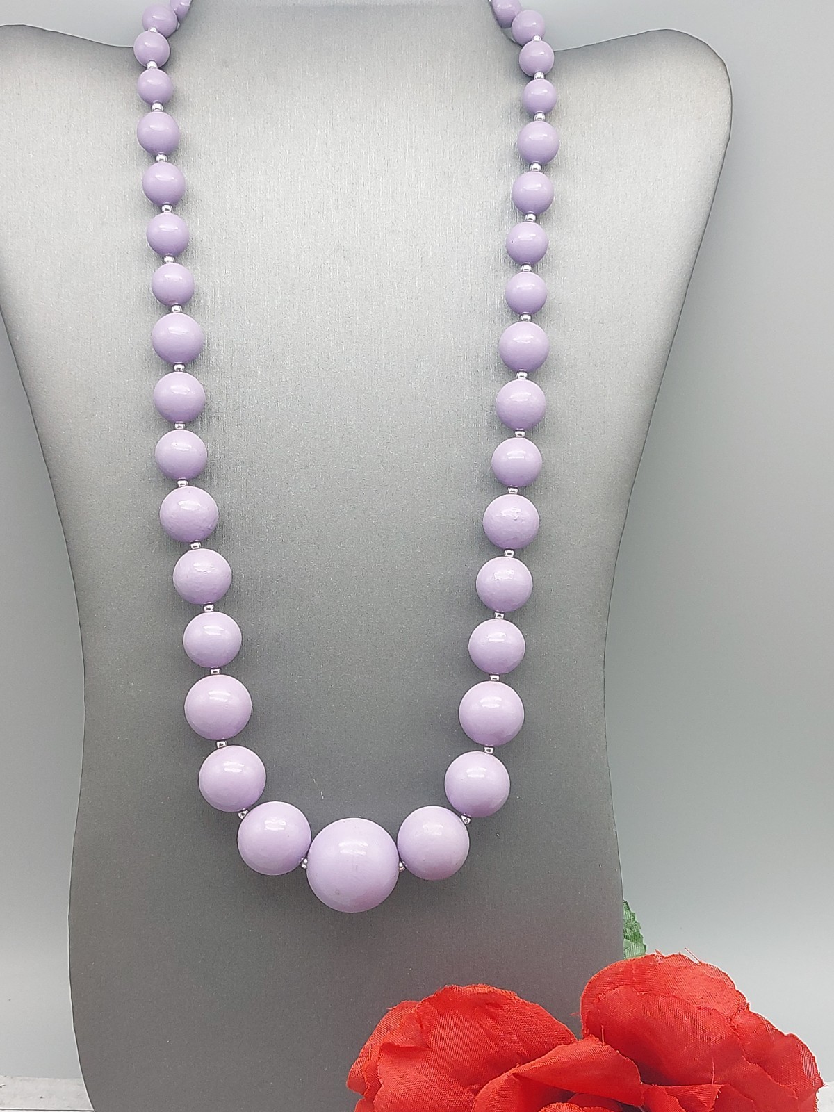 Beautiful Lavander Beaded Necklace Graduated Beads Silver Tone Spacers 24″