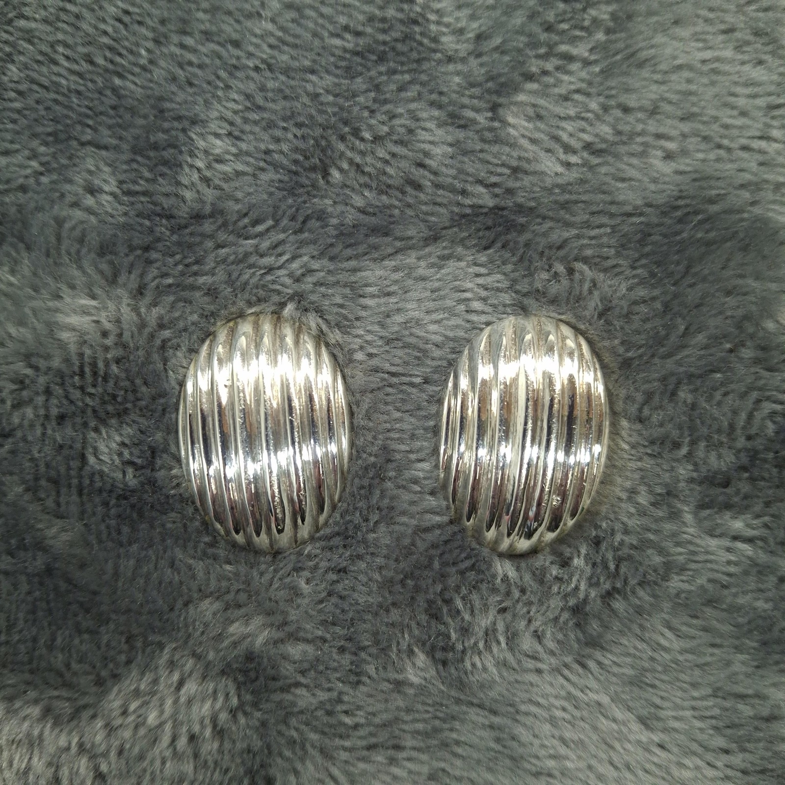 Sterling Silver Oval Stud Earrings Womens 1 Inch Ribbed Dome 7.71g of 925 Vtg