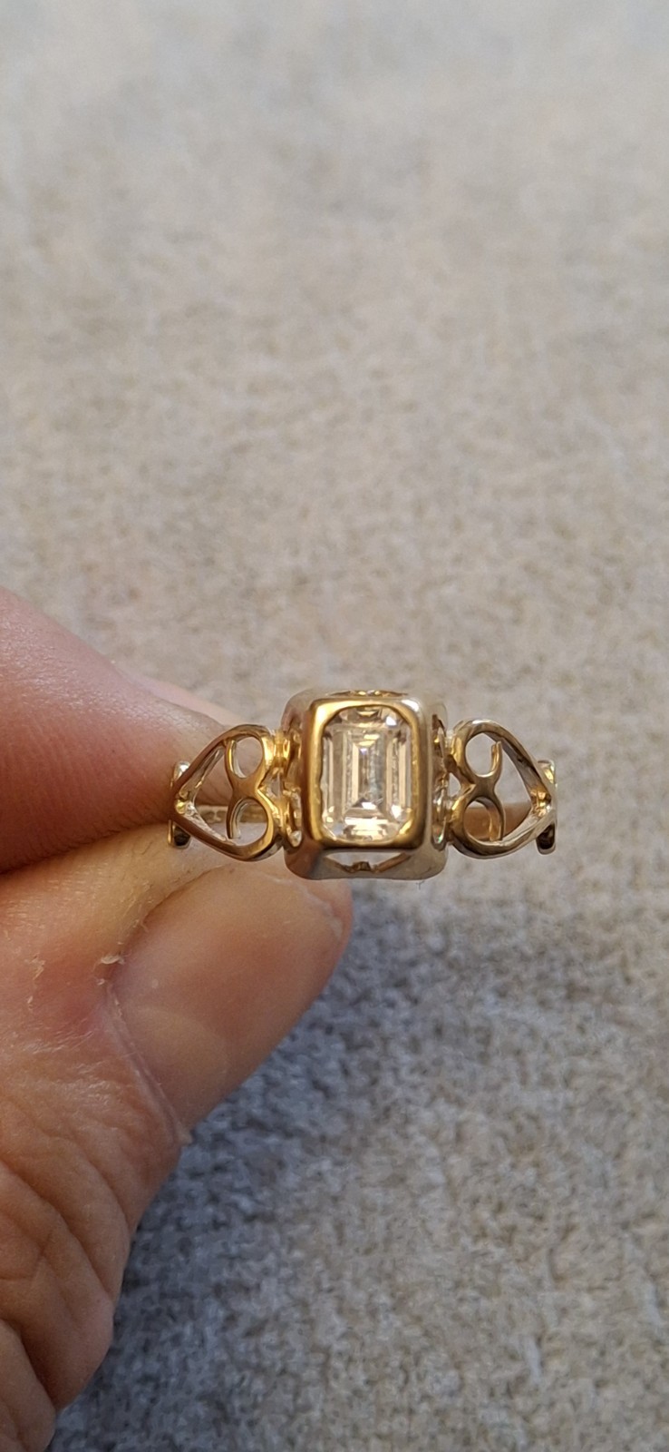 9ct Yellow Gold Ring, Stunning, Size N