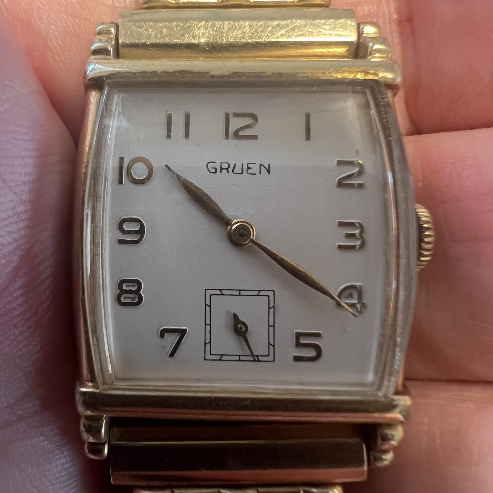 Vintage 1940s Gruen Curved Art Deco Tank Watch – 10K Gold Filled Manual Wind