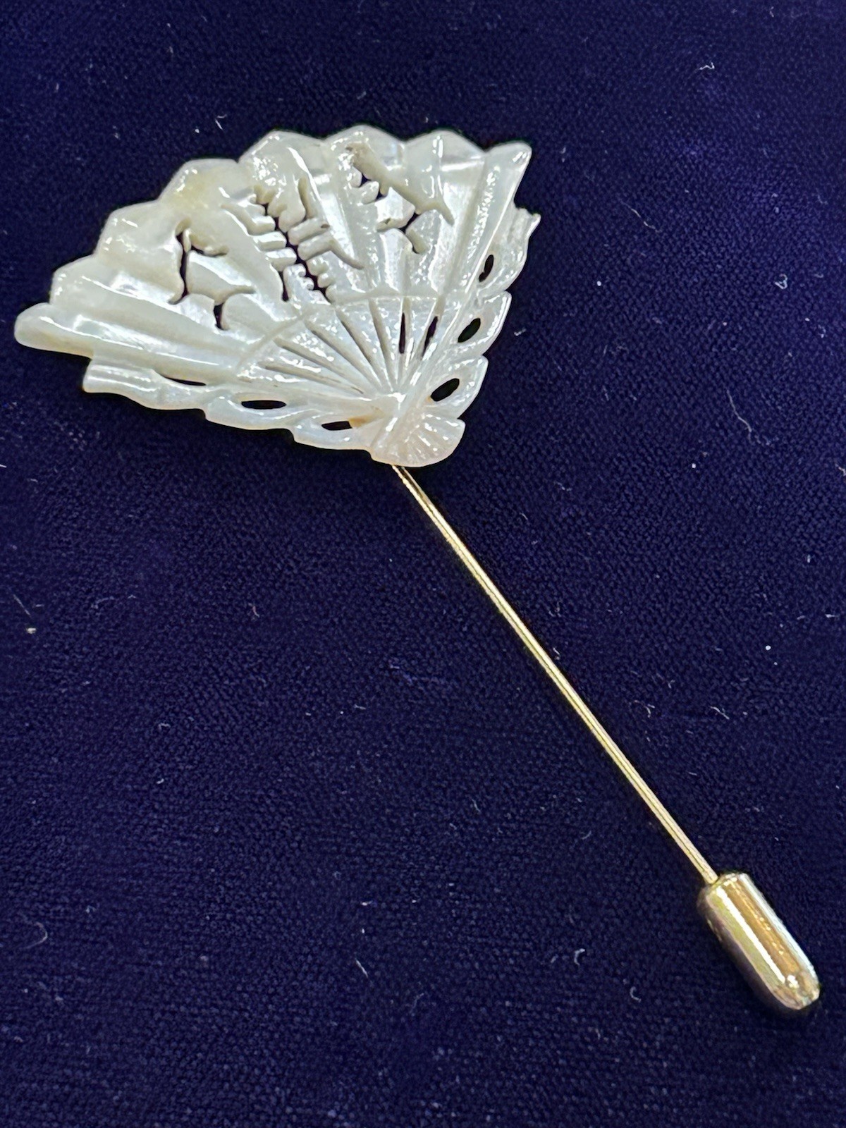 Vintage Hand Carved MOP Mother of Pearl Asian Fan Brooch Iridescent Pin 3.5”