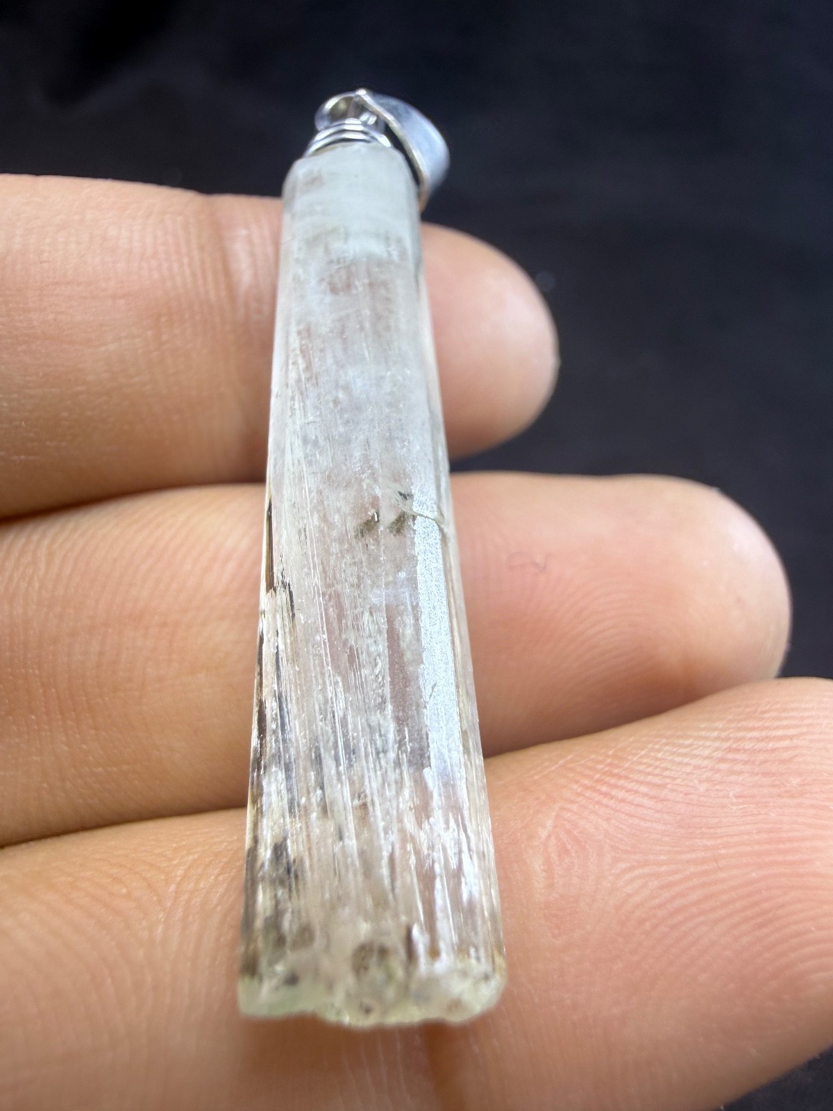 24pcs Natural Kunzite Crystal Point Pendants Bulk Lot Raw Spodumene Stick 114g