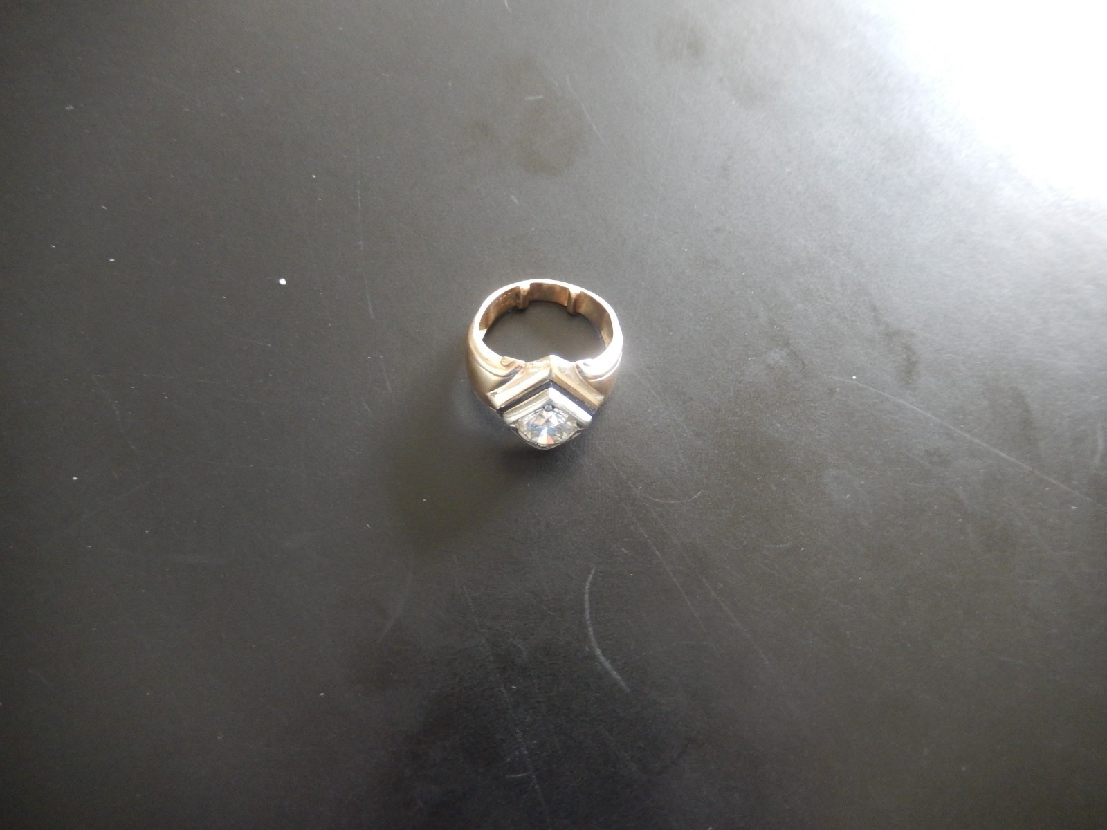 Men’s 10 karat gold diamond ring 2.13 (approximate) Total carat weight