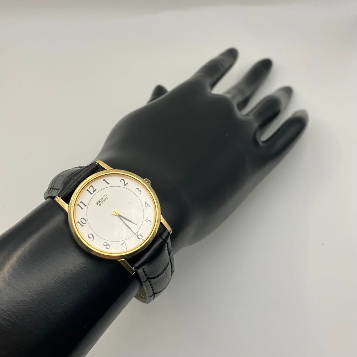 Working Seiko wristwatch men’s gold and white new battery