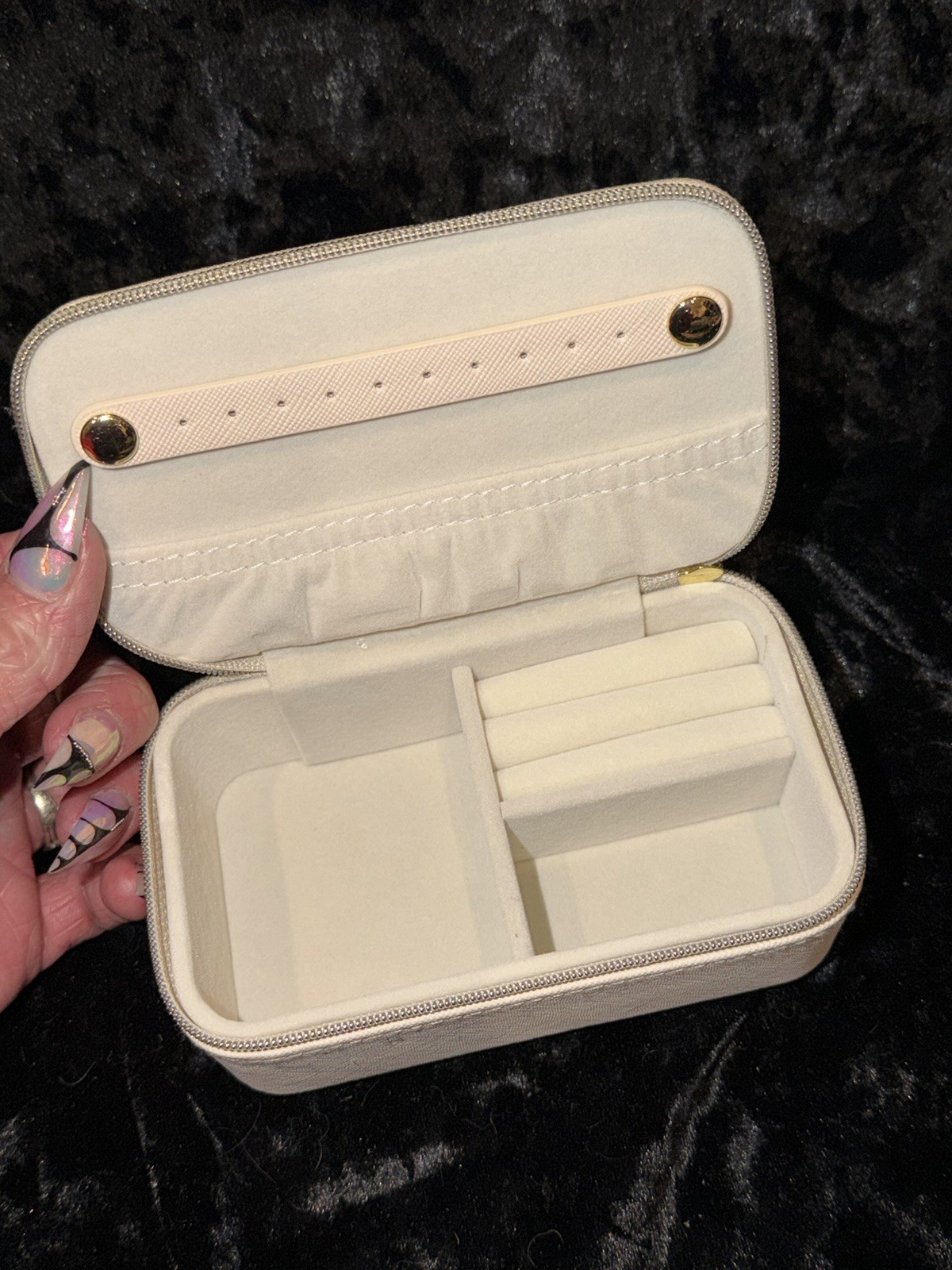 Nordstrom Beige Zip-Around Faux Leather Travel Jewelry Case Velvet Lined