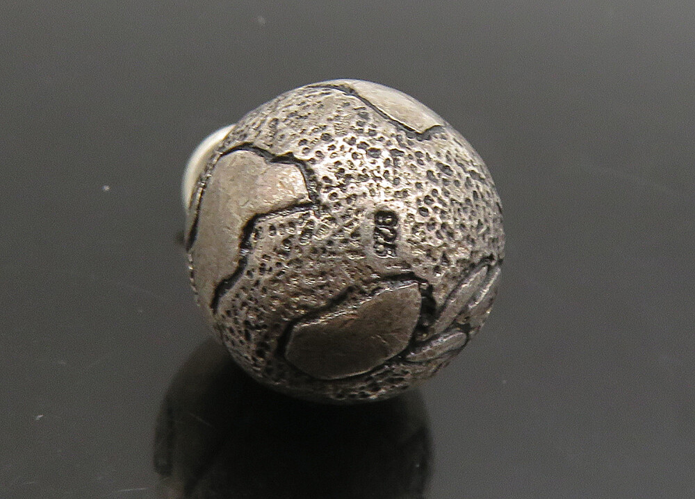 925 Sterling Silver Vintage Petite Etched World Globe Motif Pendant PT19361