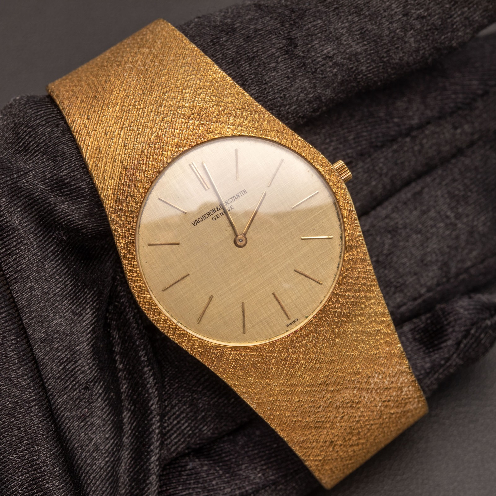 Vacheron & Constantin Patrimony Ultra Thin 18K Yellow Gold 32mm 6352