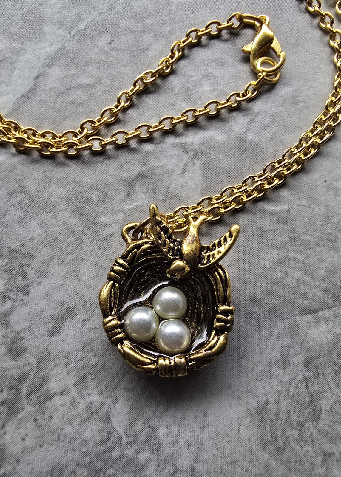 Antique Bronze Sparrow Bird & Nest Faux Pearl Eggs Pendant Necklace Vtg Style