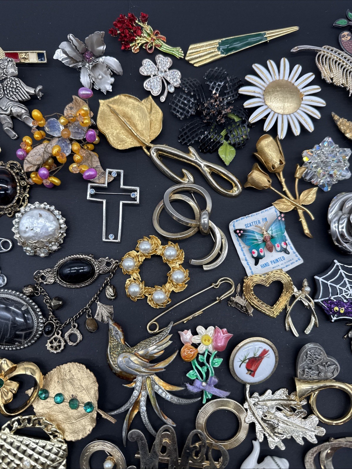 Lot Of 132 Brooches Pins – Many Signed – Silver Gold Tone Wholesale Resell J108b