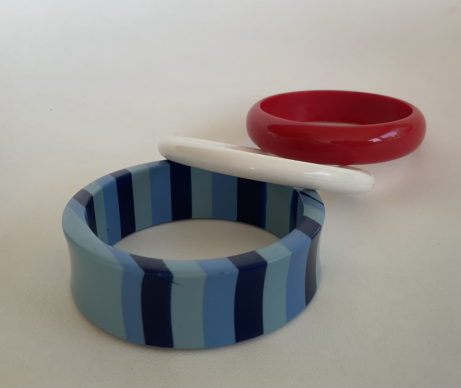 Vintage Lot 3 Chunky Bangles Red White Blue Stripes Lucite Plastic Mix Retro