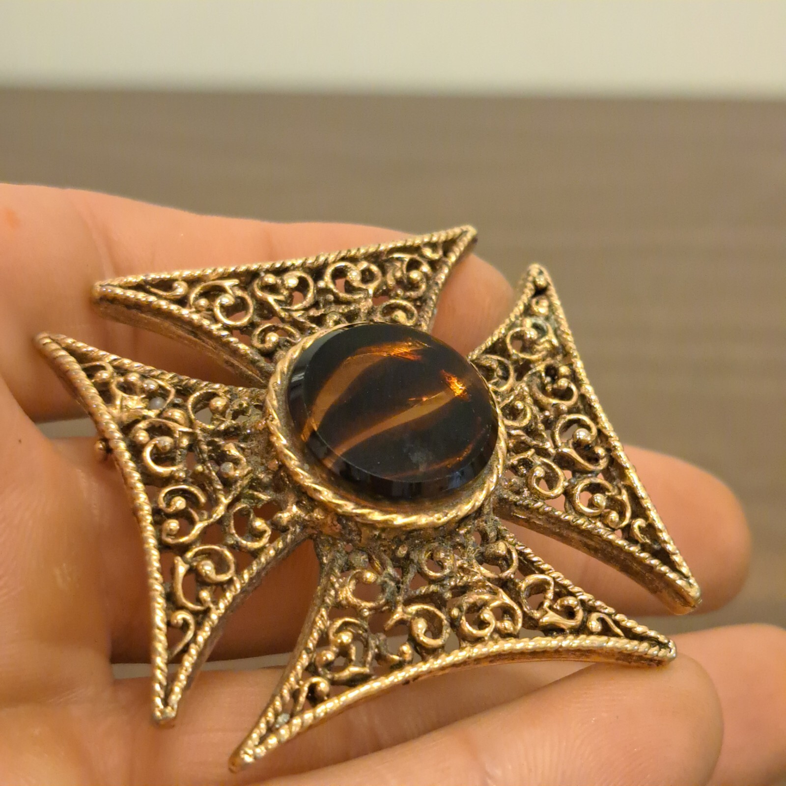 Vintage Maltese Cross Brown Glass Pin Brooch Filigree Art Jewelry 2″