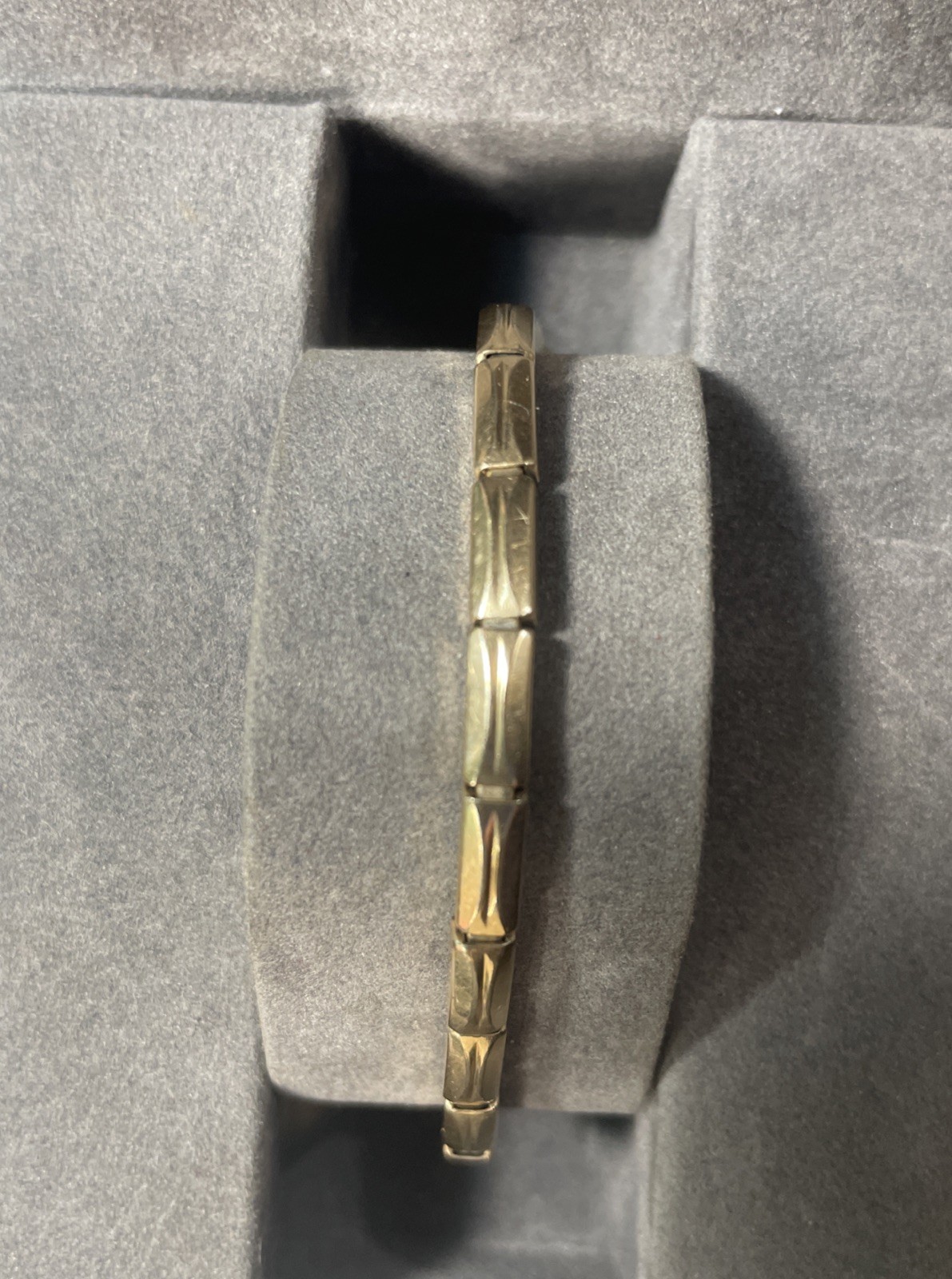 BULOVA (LO) 12K GOLD Filled Bezel 447656 WOMAN’S WATCH. Swiss Made. Works