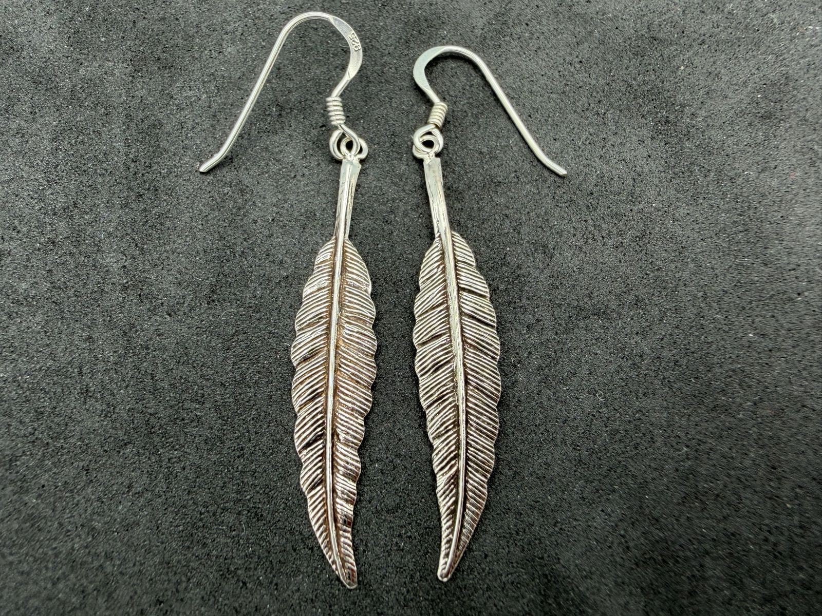 1.58g Vintage Sterling Silver 925 Feather Dangle Drop Earrings Boho Style M